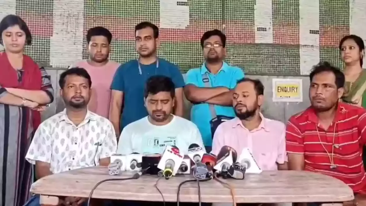 हाईकोर्ट के आदेश के बाद बेरोजगार शिक्षकों ने अपना विरोध प्रदर्शन स्थानांतरित किया, सोमवार तक सर्वदलीय बैठक और सरकार से स्पष्टीकरण की मांग की