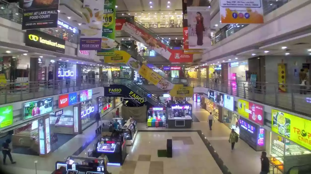 Exclusive: Lake Mall Kolkata renting out emergency spaces to kiosks, putting visitors at risk | Watch Report