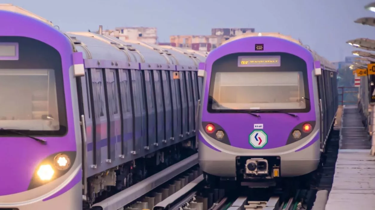 Metro services suspended at Rabindra Sadan on Dum Dum line