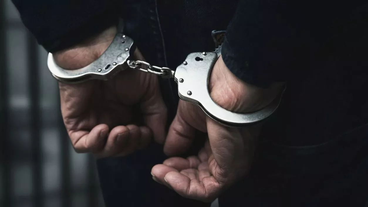 Kolkata Police STF busts illegal arms factory in Dhanbad; 5 arrested with large cache of weapons