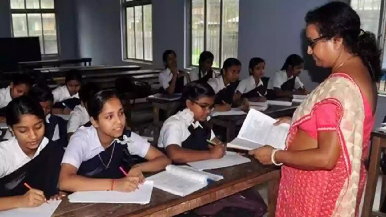 Bengal issues new teacher recruitment rules for classes 9–12 and upper primary, alters marking scheme