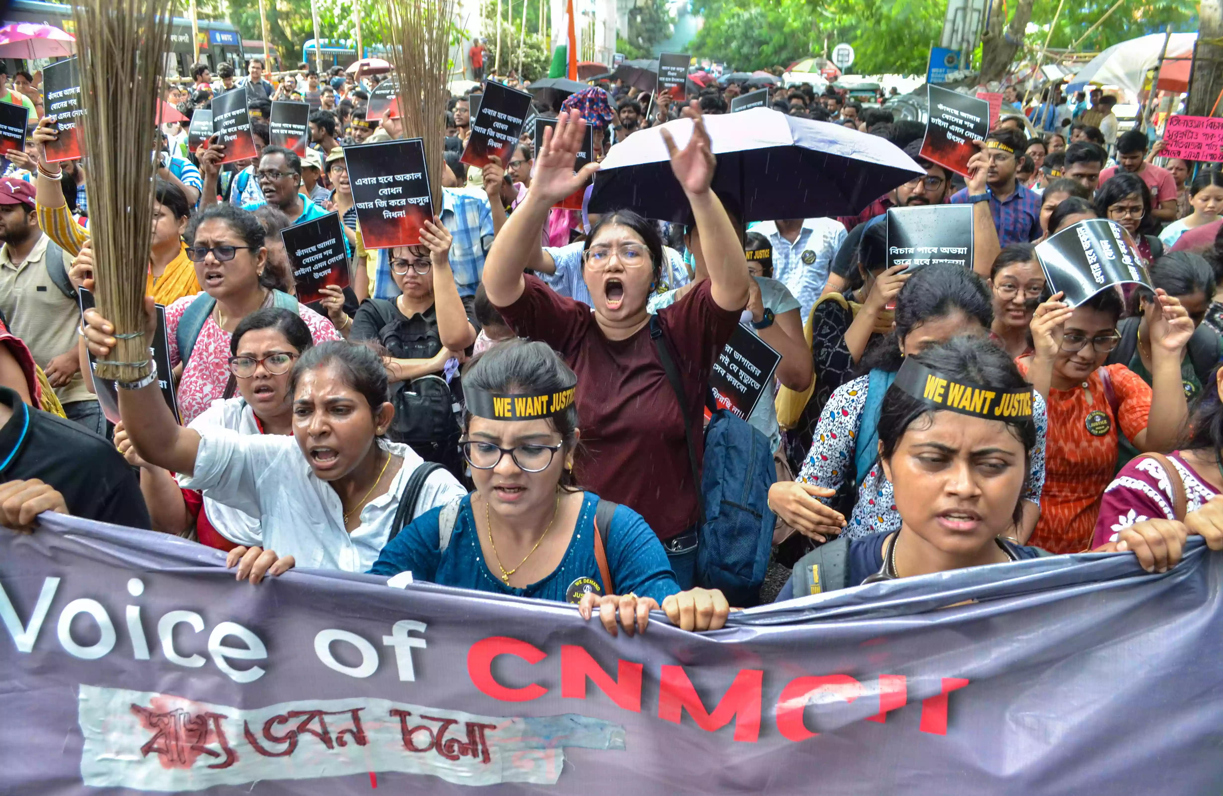 तबादला विवाद : दो जूनियर डॉक्टरों ने शुरू किया काम, अनिकेत के बगावती तेवर बरकरार