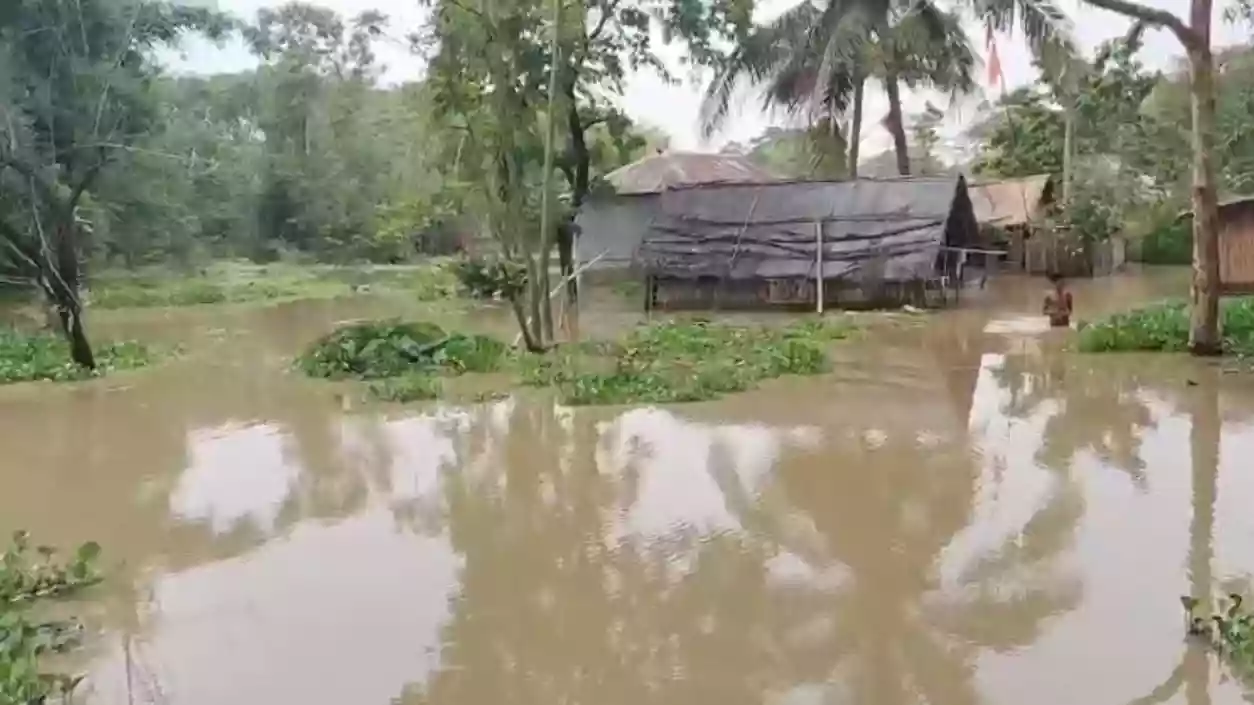 Unidentified body found in Teesta River near Jalpaiguri amid search for missing tourists and landslide victims