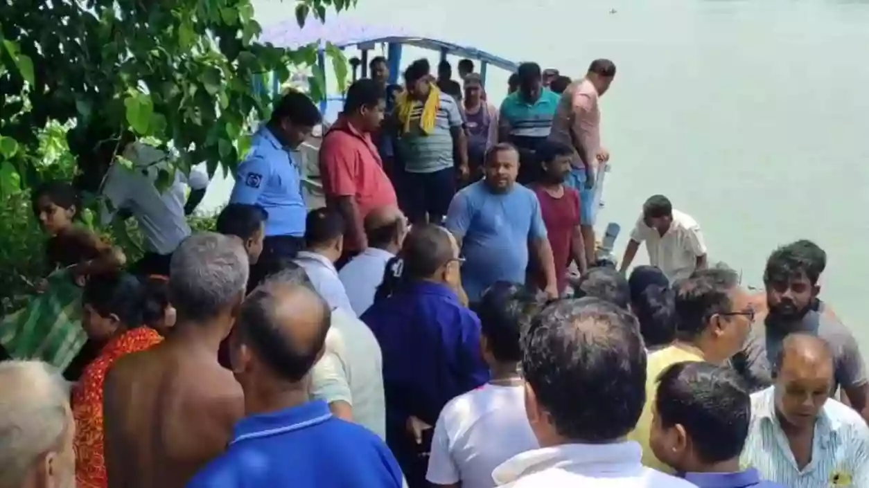 Man known for saving many from drowning, dies in Ganga while bathing at Chuchura ghat