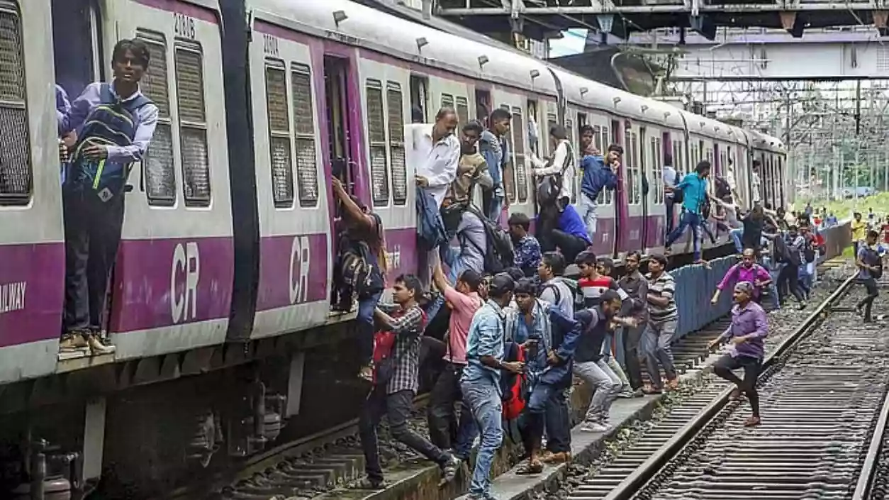 2 killed, 6 injured after passengers fall from overcrowded local train in Thane