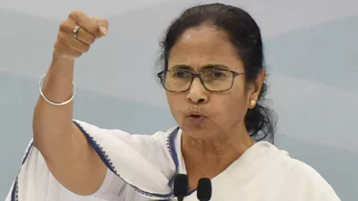 HC halts CM Mamata’s allowance plan to sacked Group C & D staff, calls it 'beyond State’s power'