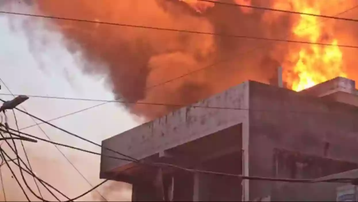 Massive fire breaks out at Delhi rubber factory, 12 fire tenders rushed to site