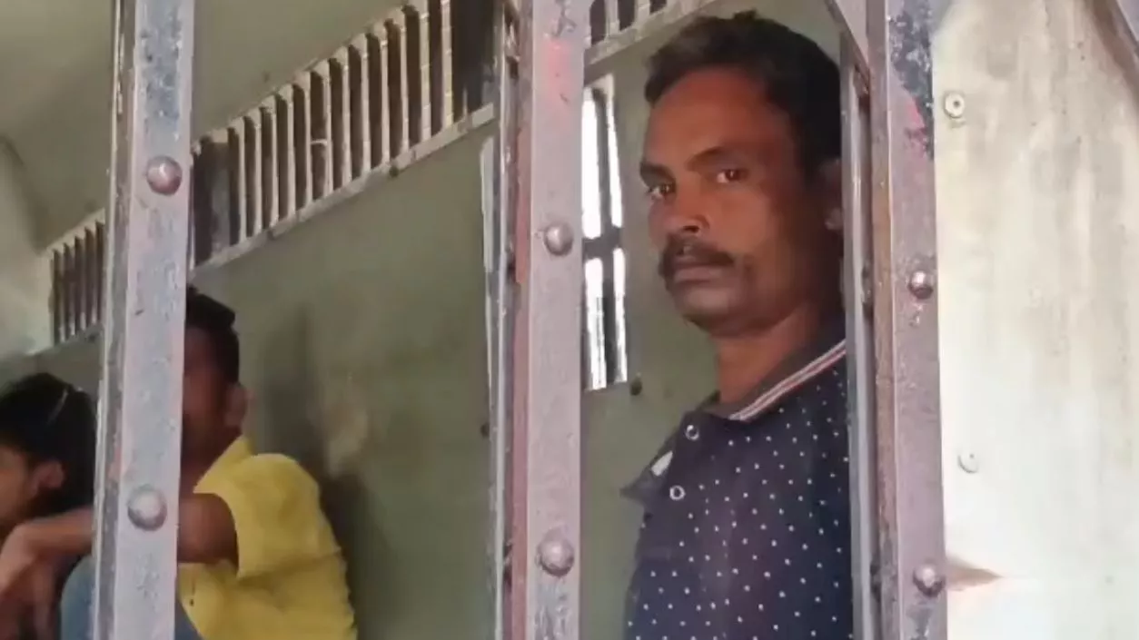 Man slits wife's throat in their home amid domestic dispute in North 24 Pgs