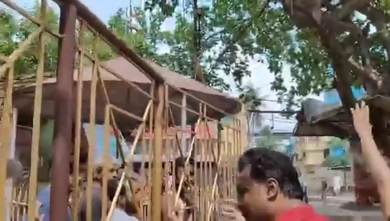 Tensions flare in Maheshtala as mobs clash, police attacked, vehicles torched