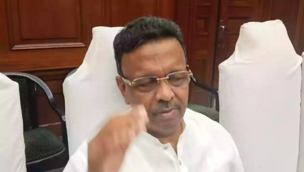 Firhad Hakim slams BJP for bringing religious flags to assembly, says ‘take them to temples’