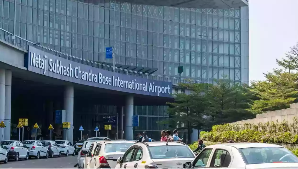 Kolkata-Ahmedabad Indigo flight returns mid-air after Ahmedabad airport’s runway closed