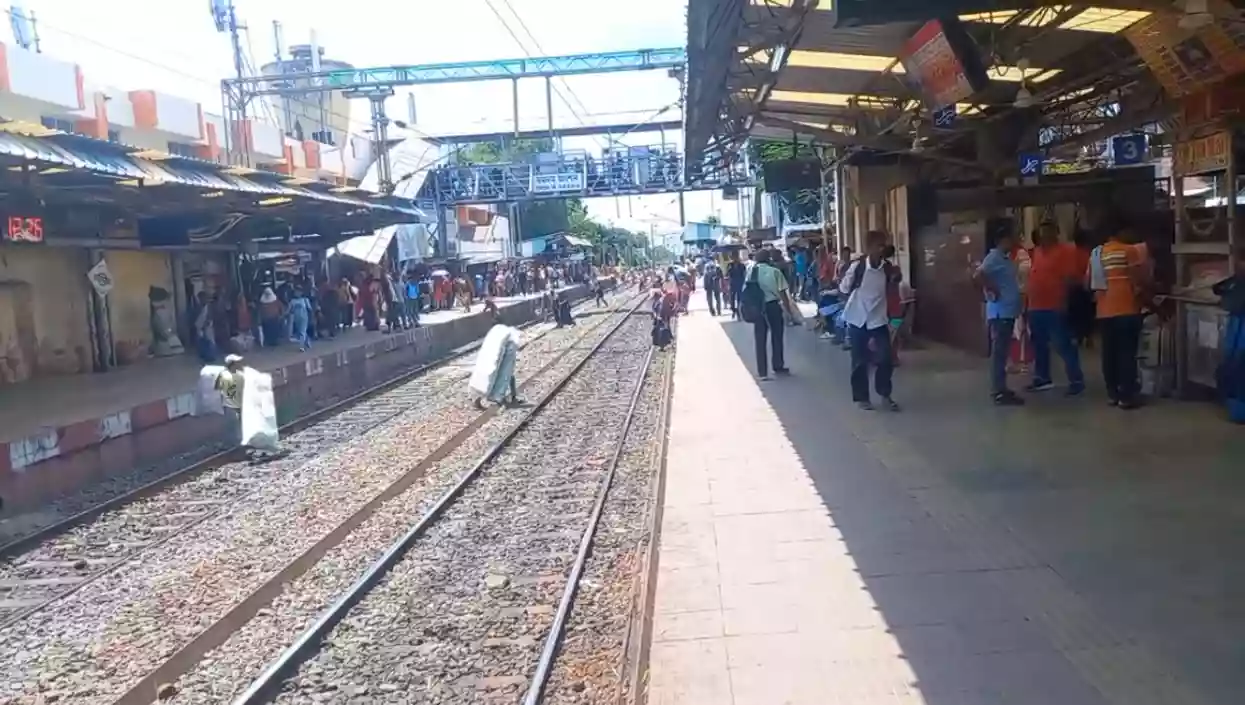 Clash at Dum Dum station leaves passenger’s leg severed and RPF woman injured