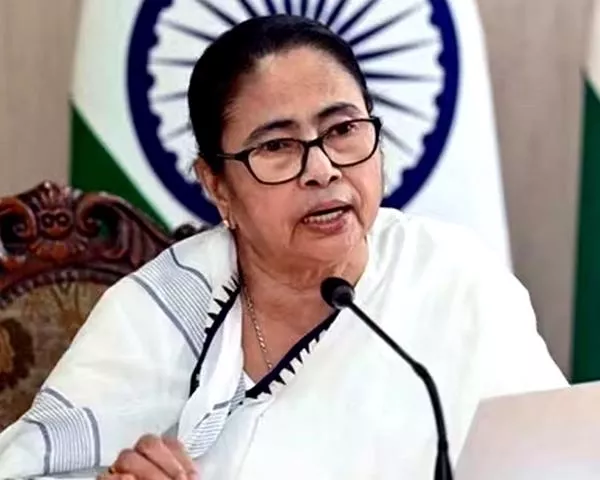 खिदिरपुर अग्निकांड: मुख्यमंत्री ममता बनर्जी ने किया घटनास्थल का दौरा , प्रभावितों के लिए आर्थिक सहयोग का ऐलान