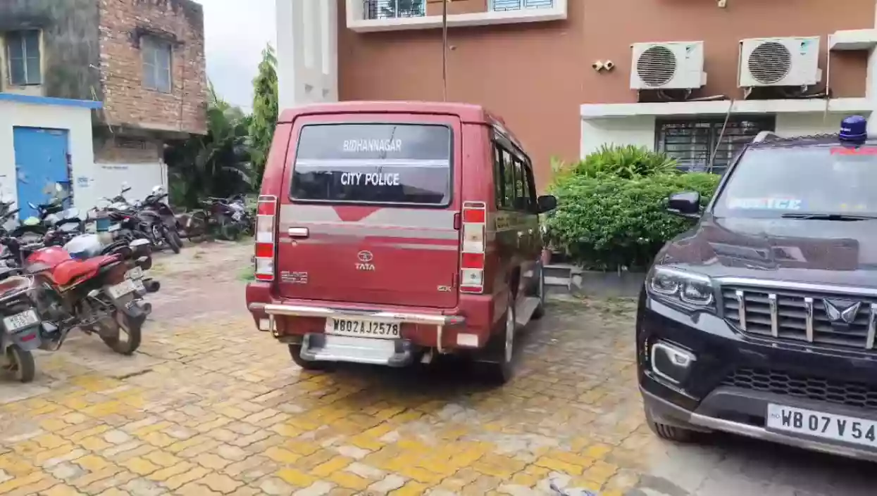 19-year-old pregnant woman found hanging in in-laws’ house at Rajarhat