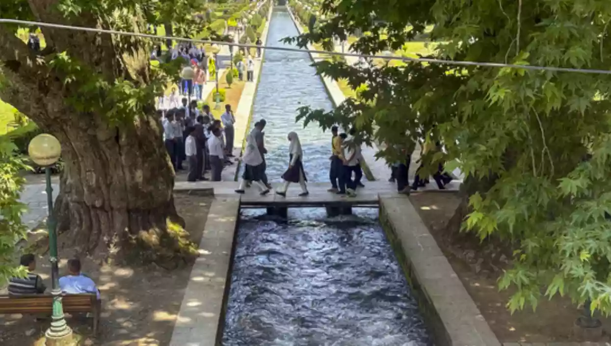 Tourist parks, Pahalgam reopen i n J&K after terror attack