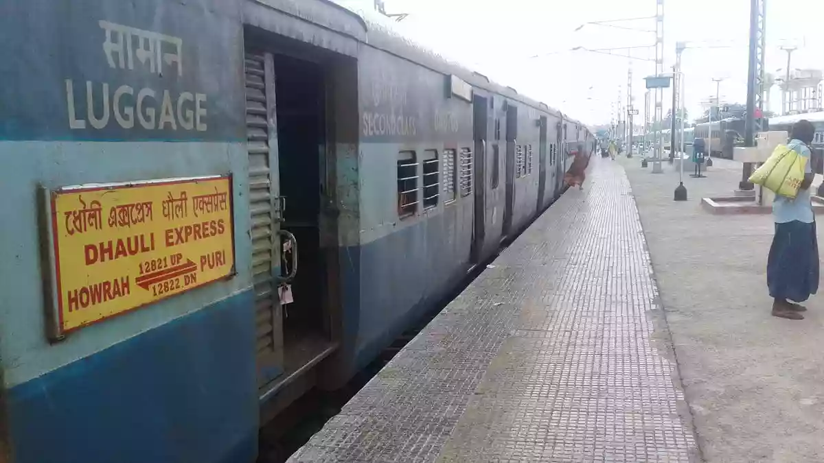 Coromandel and Dhauli express trains to depart from Howrah instead of Shamilar from August 25