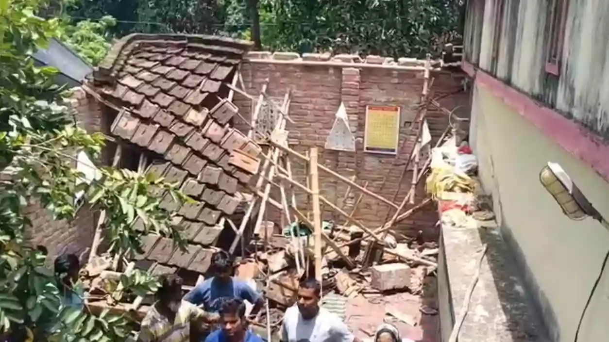 Murshidabad Anganwadi centre roof collapses; 8 children injured, 1 critical