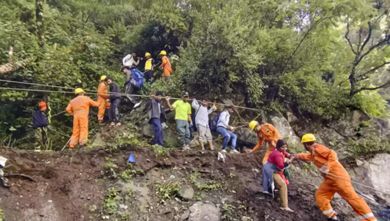 Kedarnath Yatra movement restricted in Rudraprayag amid heavy rains, bus accident death toll rises to 4