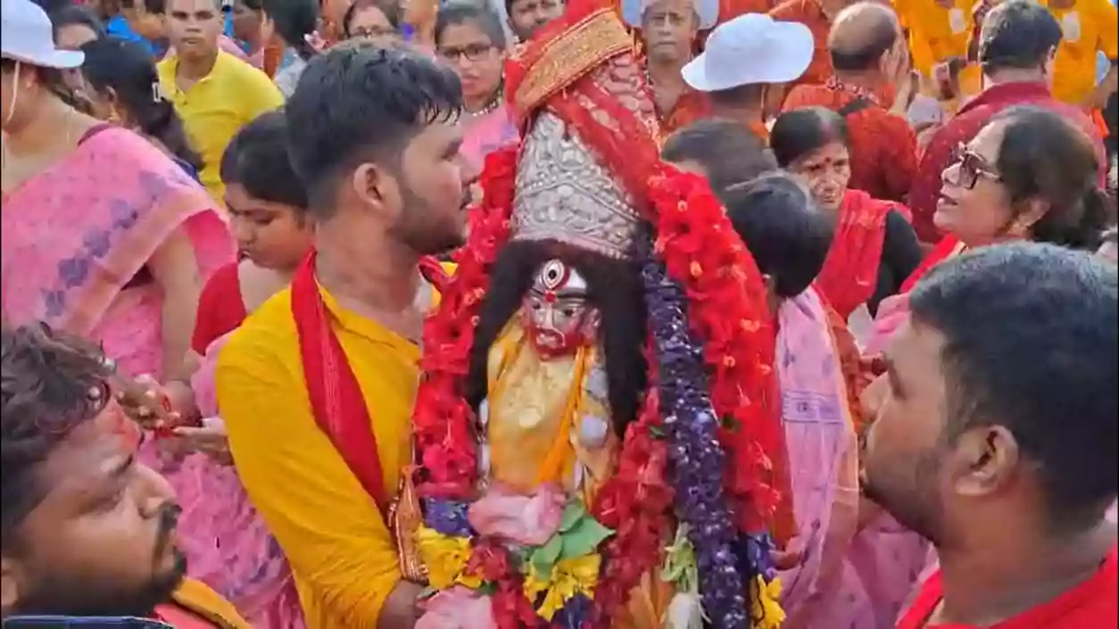 Tarapith’s unique Rath Yatra sees Goddess Tara taken out once a year amid heavy devotee turnout