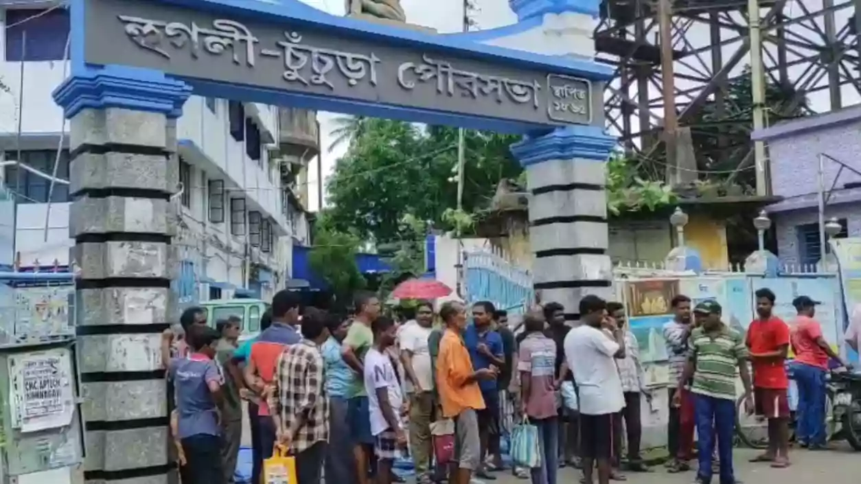 Hooghly's sanitation services hit as 2,000 workers strike over pay hike, ESI, PF, and retirement compensation