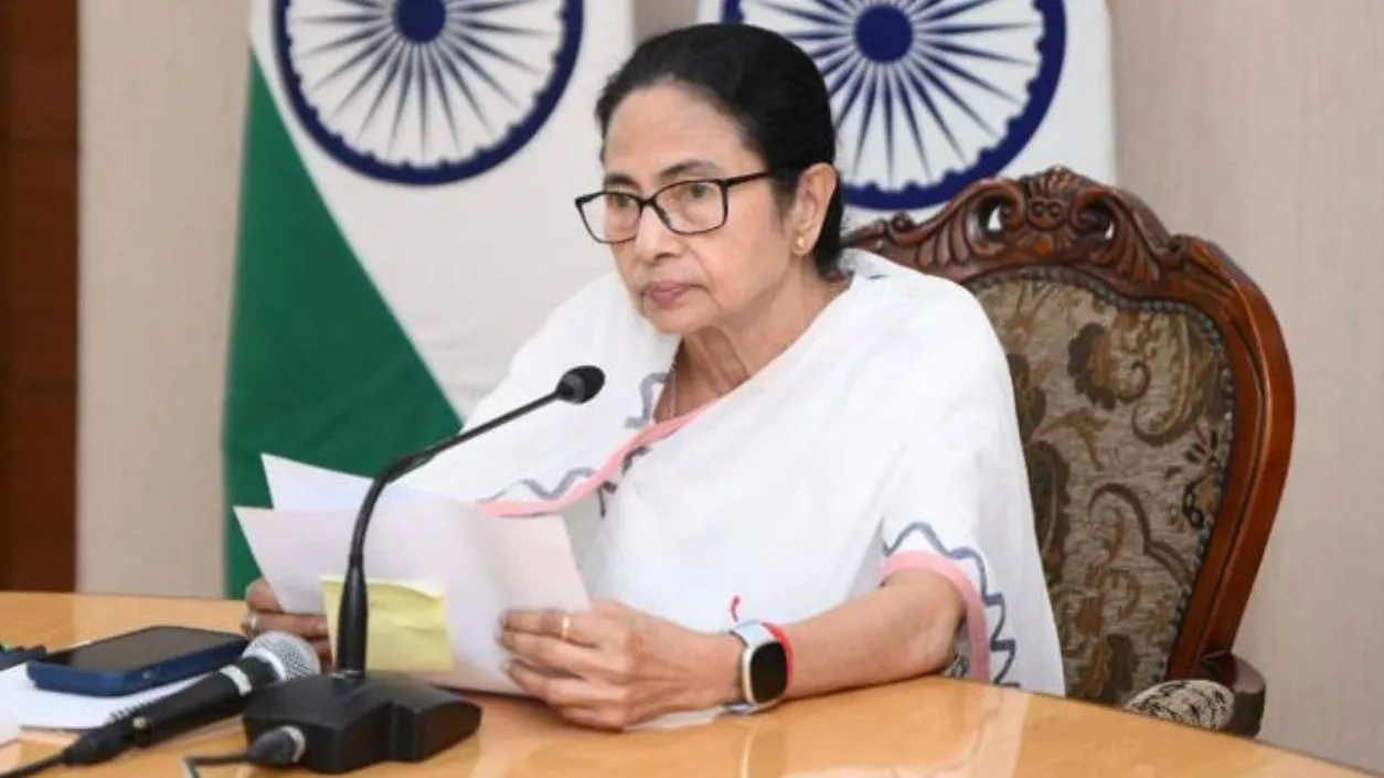 CM Mamata lauds doctors, nurses as 'SwasthyaIngit' telemedicine hits 6 cr consultations