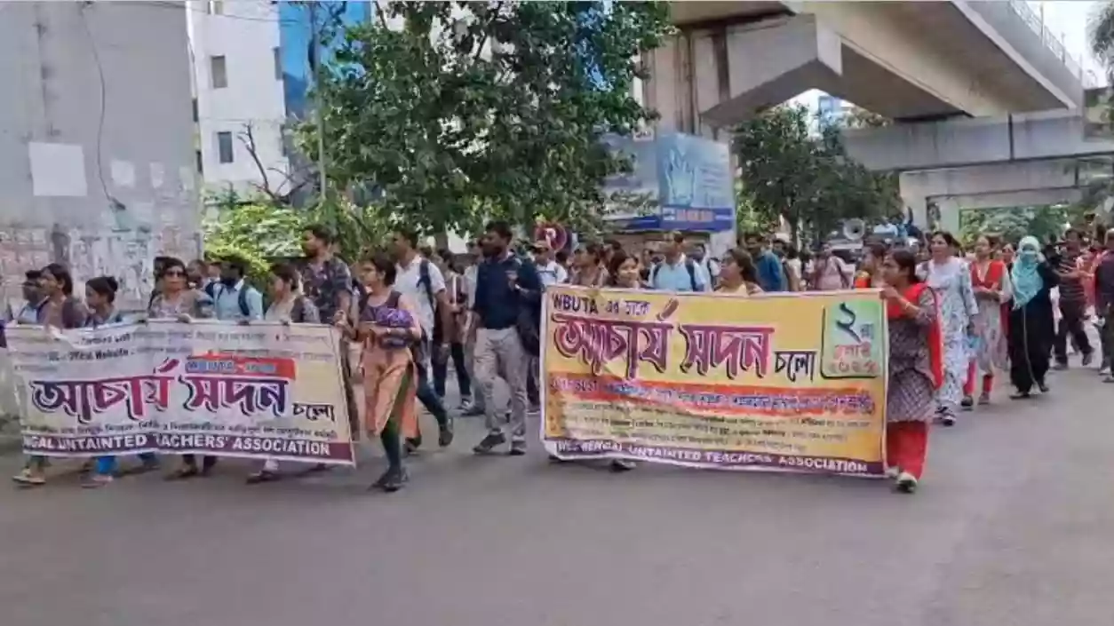 SSC Scam: Police stop protest march of jobless teachers in Salt Lake