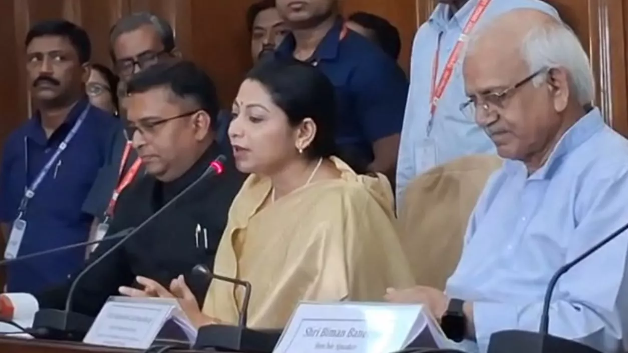 Alifa Ahmed takes oath as Kaliaganj MLA, dedicates victory to late father
