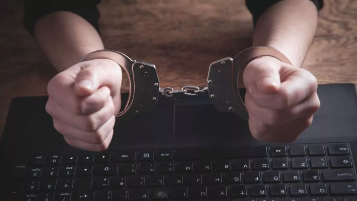 Noida ‘digital arrest’ scam: Lawyer duped of ₹3.29 cr, elderly man loses ₹49.5 lakh