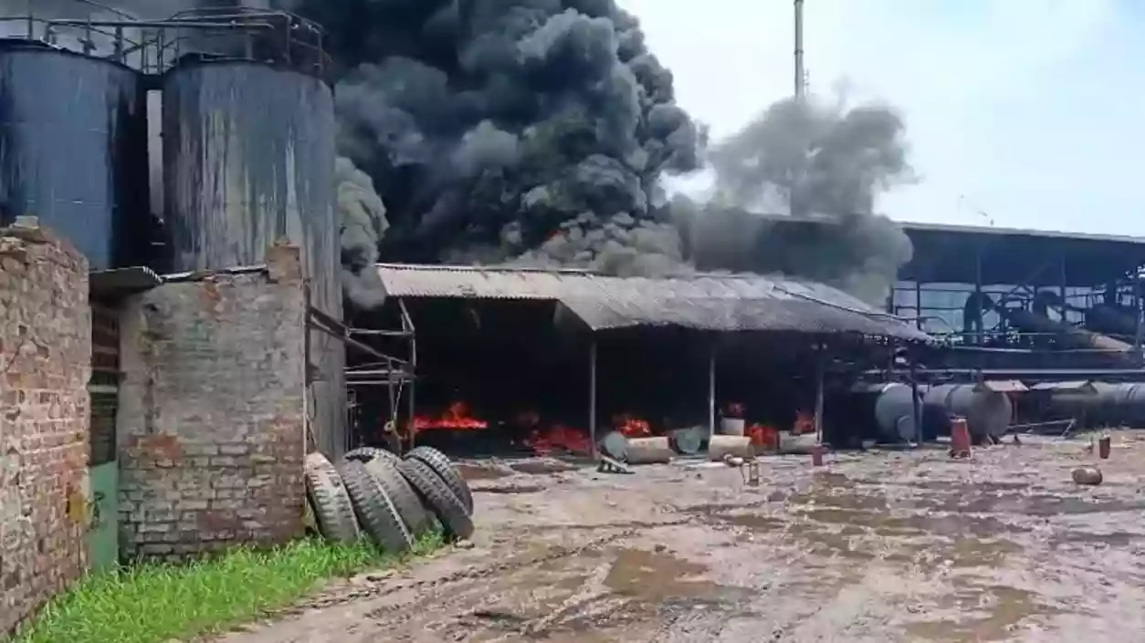Massive fire erupts at factory in Howrah; Multiple fire engines rushed to spot