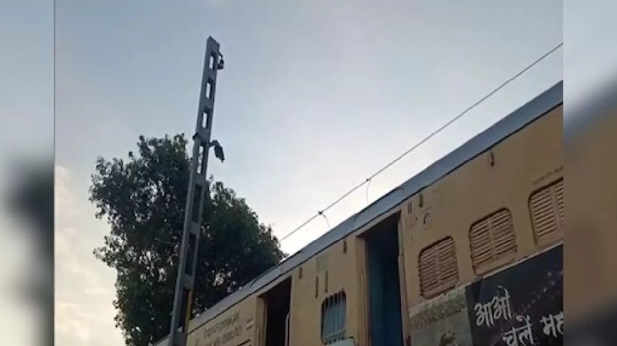 Live wire falls on moving Janki Express in Bihar; Major train mishap averted by alert loco pilot