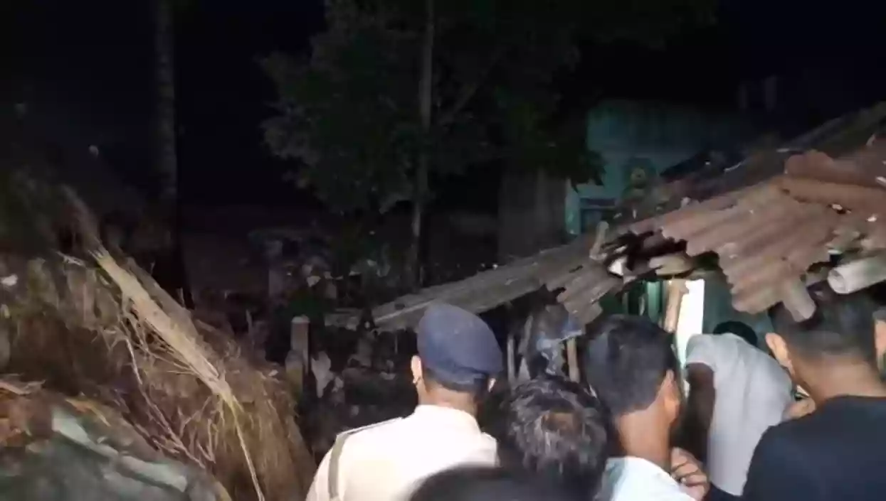 Explosion in abandoned house kills 1 in East Burdwan; Police suspect illegal bomb factory