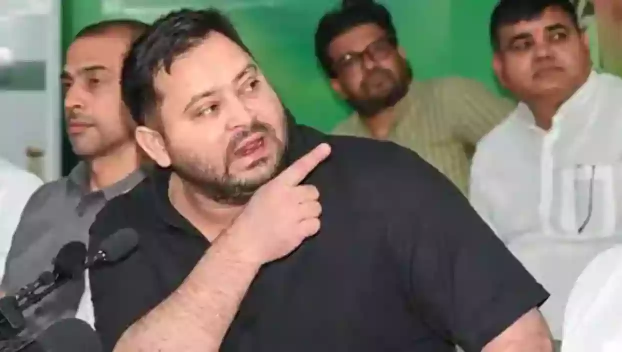Drunken driver crashes into Tejashwi Yadav's convoy in dry Bihar