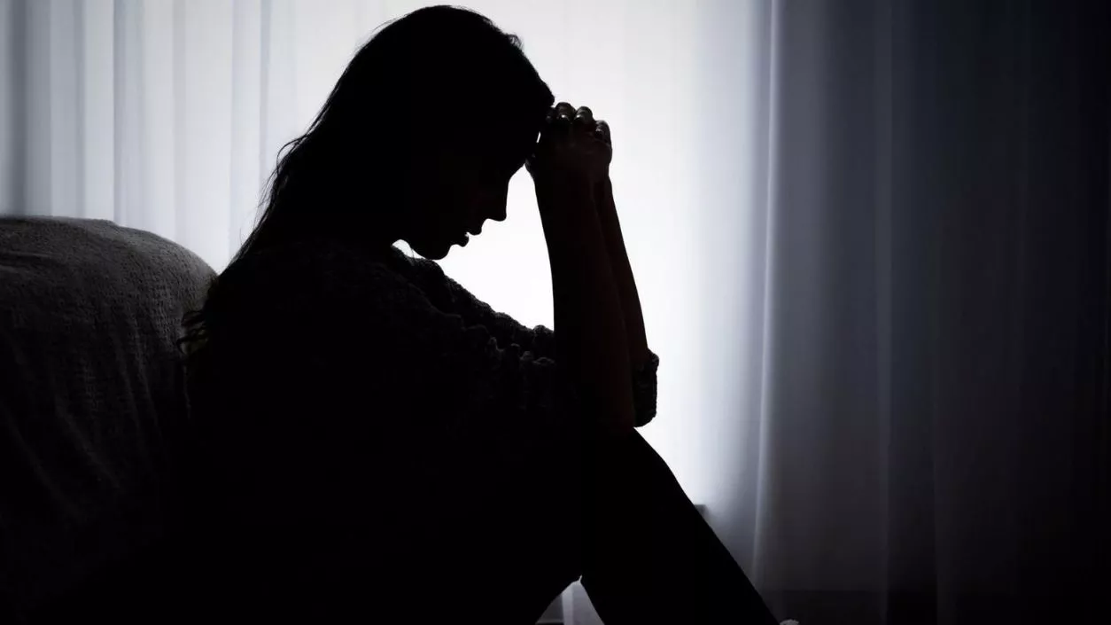 Minor girl among two rescued as sex racket busted in Chinar Park hotel; 2 arrested