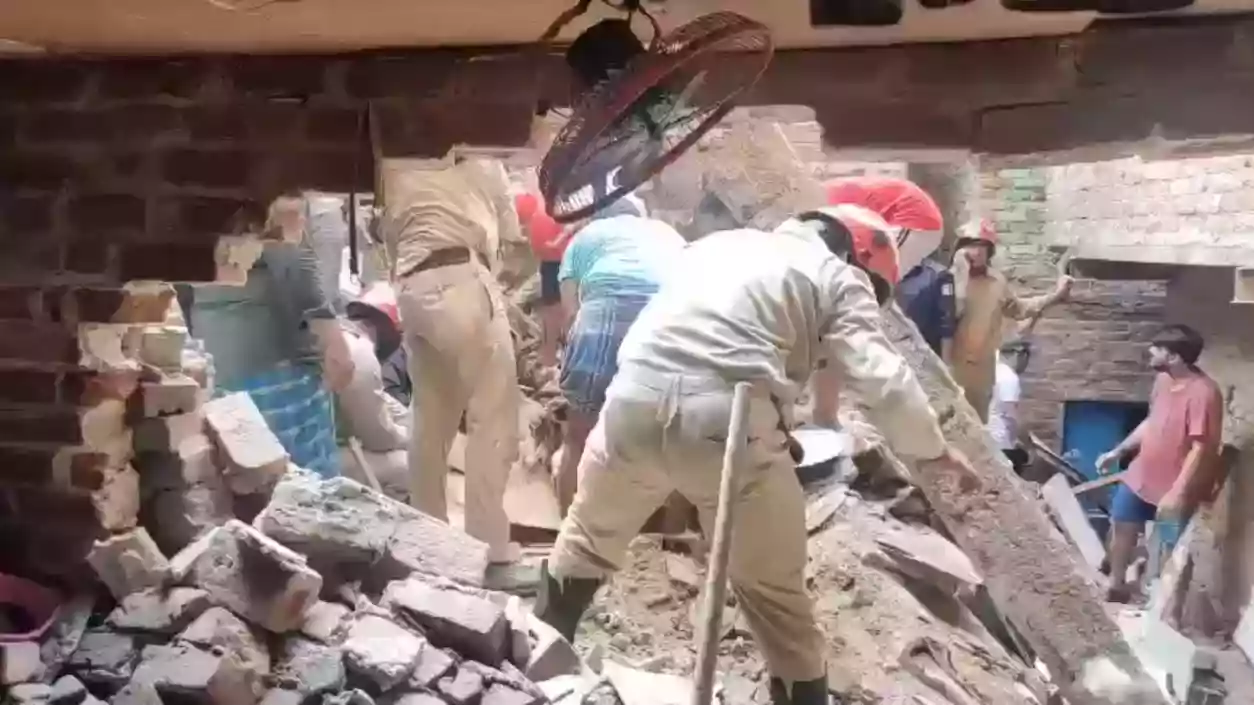 6 dead, 8 injured as four-storey building collapses in Delhi’s Janta Mazdoor colony