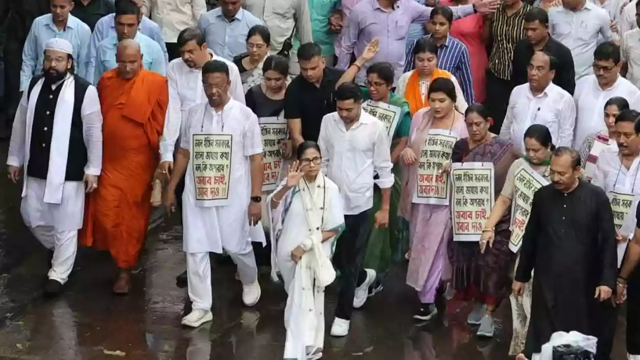CM Mamata blames DVC for releasing 27K lakh cusecs water without alert, causing floods