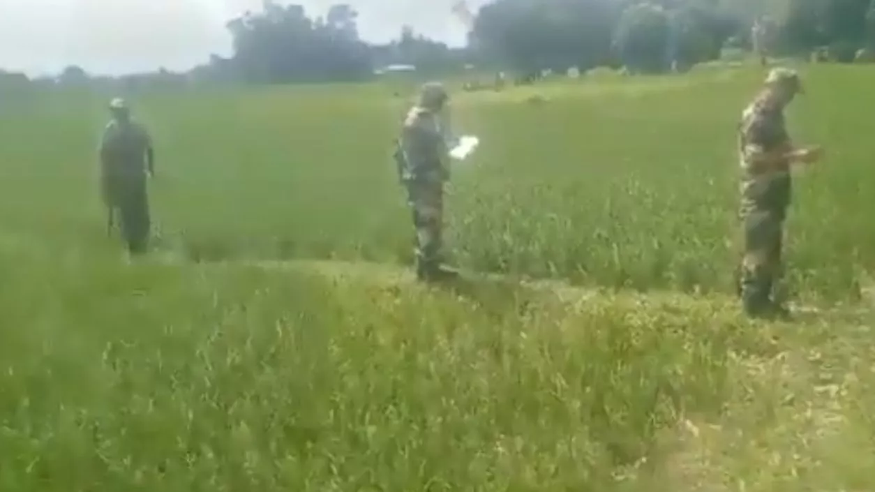 Bangladesh unrest sparks fear in Jalpaiguri border villages due to infiltration, unfenced stretches