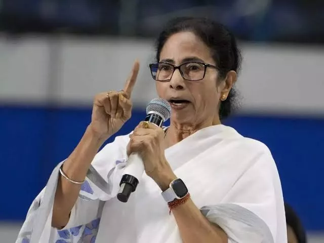 Mamata Banerjee condemns hotel discrimination against Bengali man, calls for action against foreigners