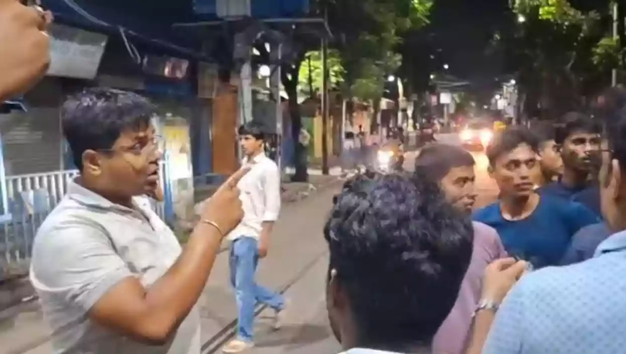 CU hostel students beaten up by Sealdah shopowners branding them ‘Bangladeshi’