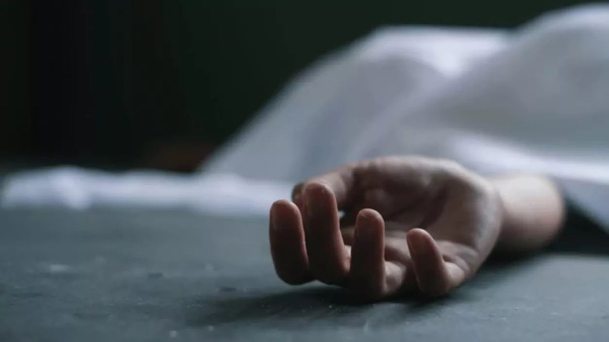 Son allegedly beats mother to death at Beleghata home; Police detain him