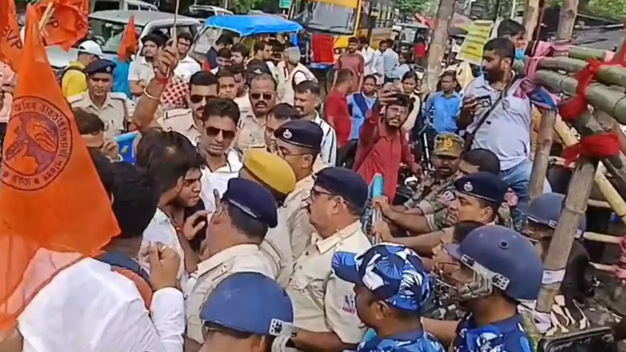 ABVP gheraos Barrackpore SD office over corruption, lack of student polls; Clash breaks out with police