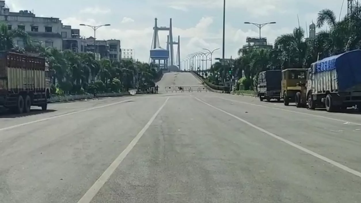 Major traffic disruptions in Kolkata as Vidyasagar Setu and Kona Expressway works continue | Watch
