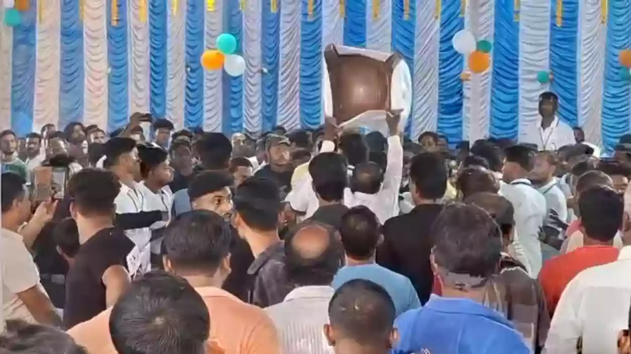 TMC faction clash disrupts New Town blood donation camp, chaos erupts among supporters | Watch