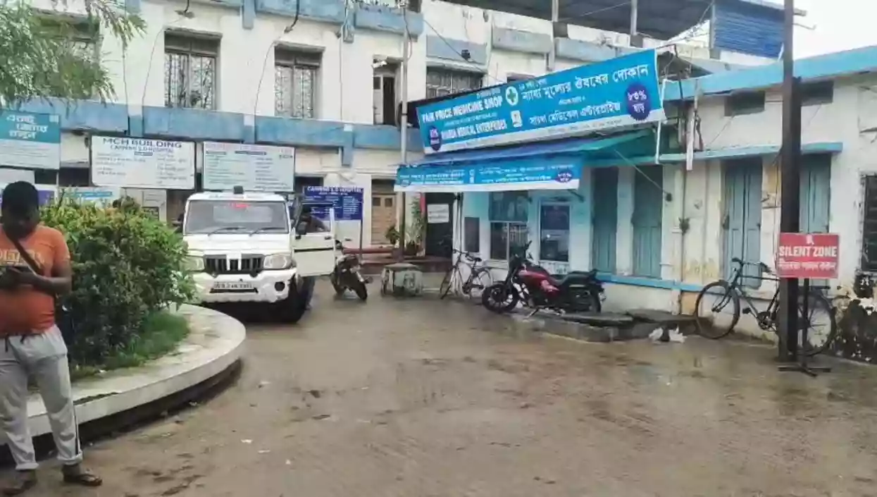 Father and two daughters die as mud house wall collapses after heavy rain in Mandirbaza