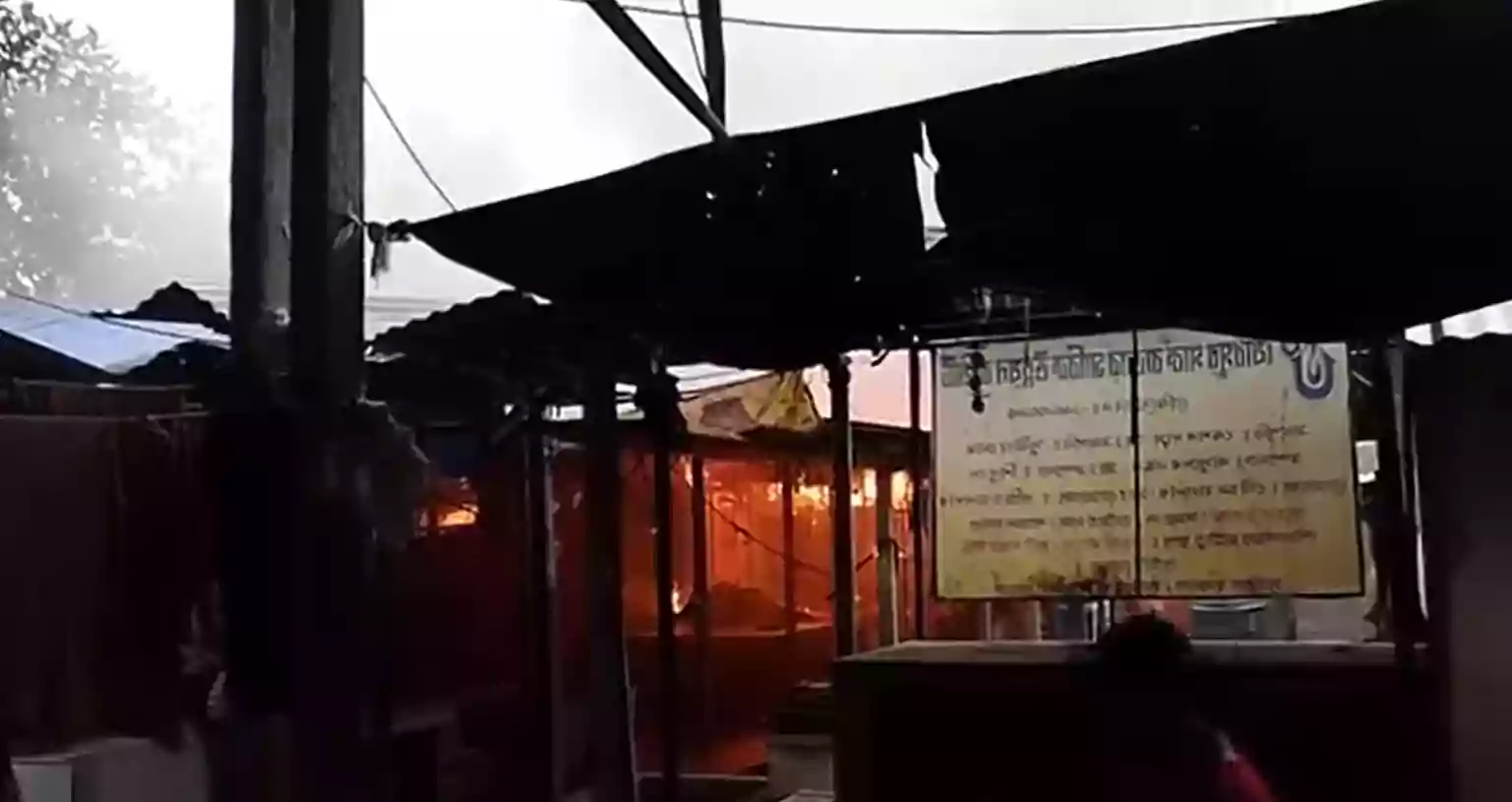 Fire breaks out at South Kolkata's Jodhpur Park market