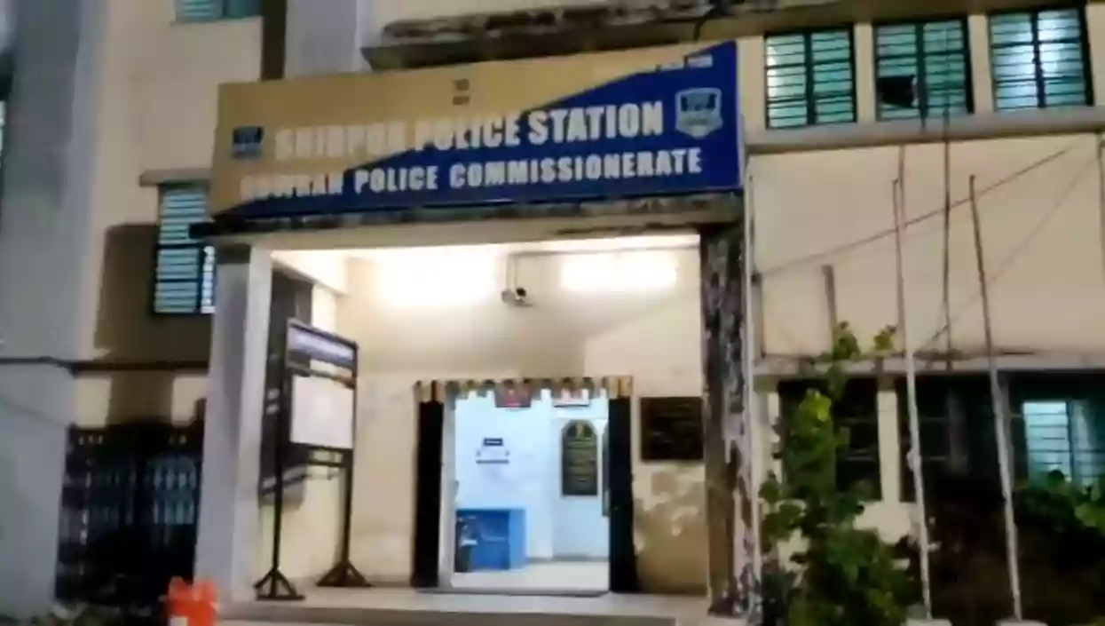 Husband kills wife's lover in front of his son and surrenders Howrah's Shibpur