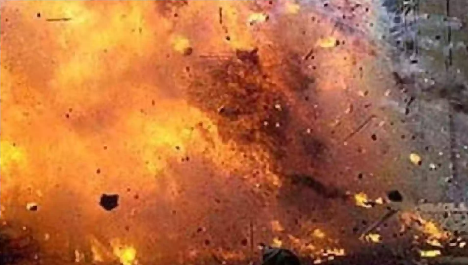 Jilted lover throws bomb at girlfriend house in Hooghly