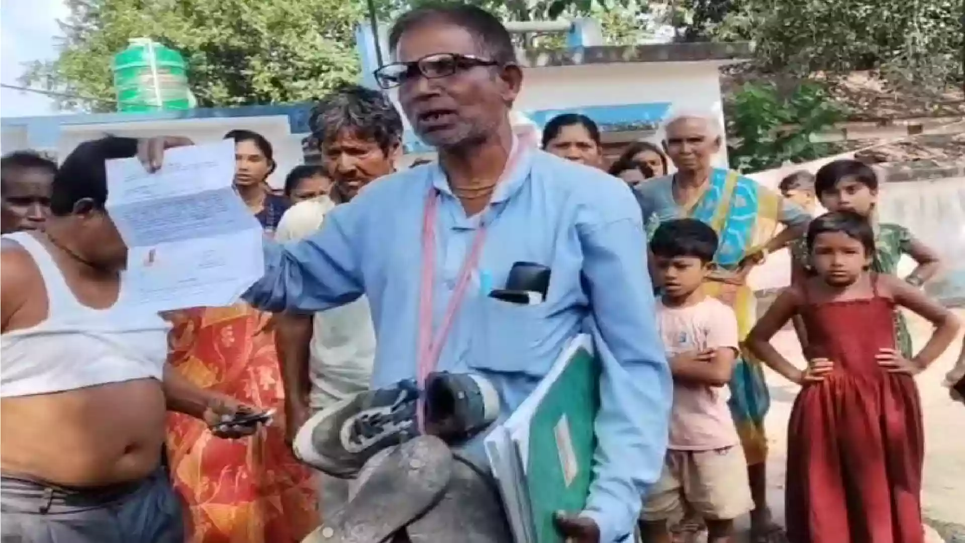 TMC accused of making BJP's BLA roam wearing shoe-garlands during SIR process in Coochbehar