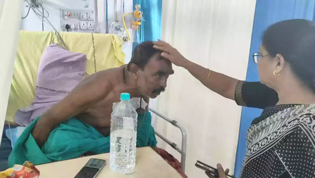 SIR protest intensifies; Mamta Bala Thakur visits meets ailing activists in Bangaon, Thakurnagar