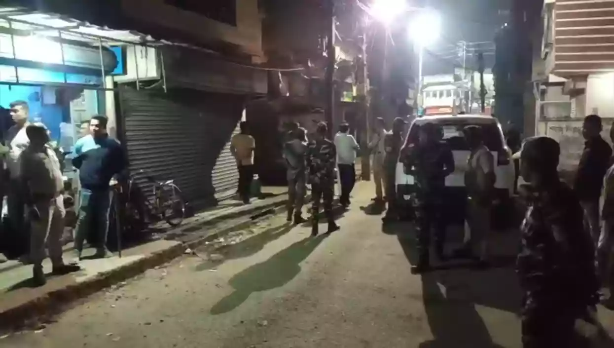 Late-night bombing over old rivalry triggers panic Howrah’s Liluah | Watch