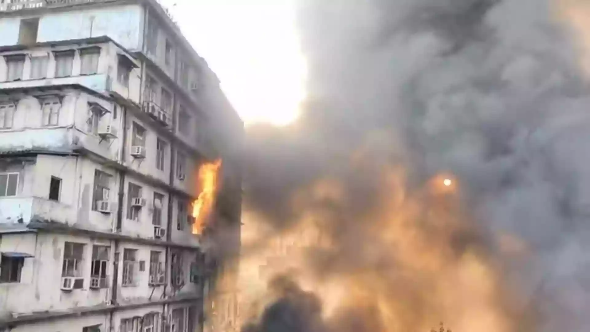 Massive fire at Barabazar, 20 fire engines at spot
